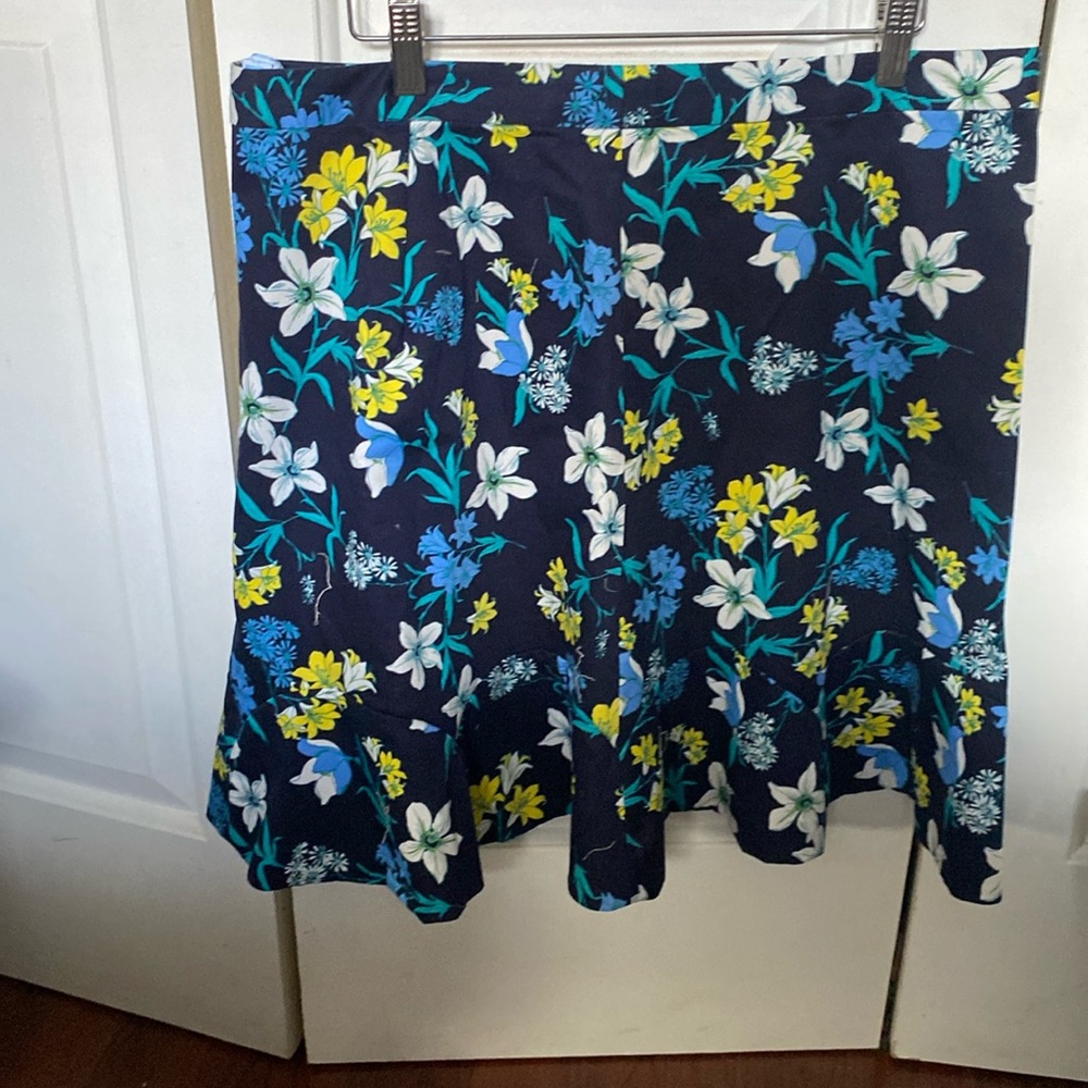 Draper James SZ 14 floral skirt with blue, white and yellow flowers.